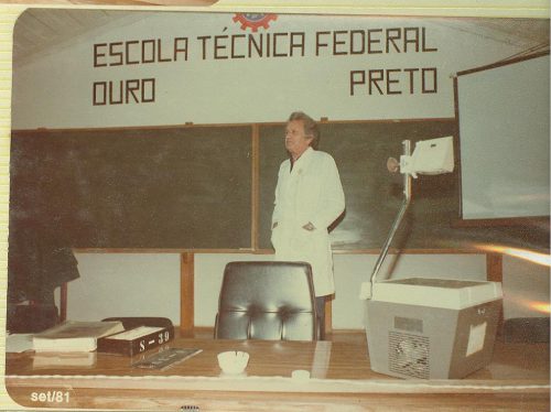 17 - Campus Ouro Preto – 1º Curso de Extensão em Mineração e Metalurgia da ETFOP, 1981 (a)