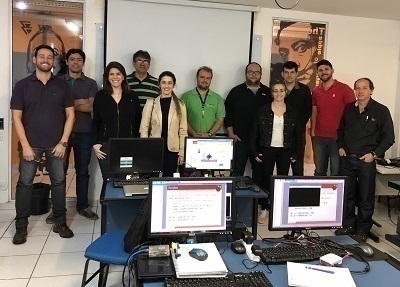 082- Campus Formiga- Polo de Inovação capacita professores e técnicos do Campus Formiga em curso na área de eletrônica (01-11-2017)